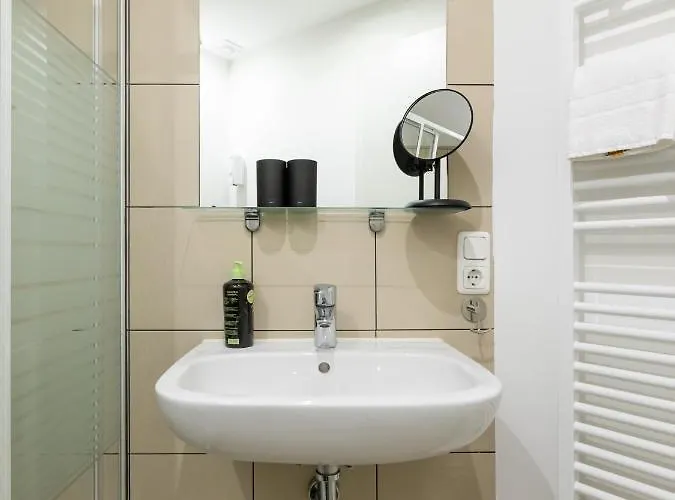 Apartament Aroser Allee